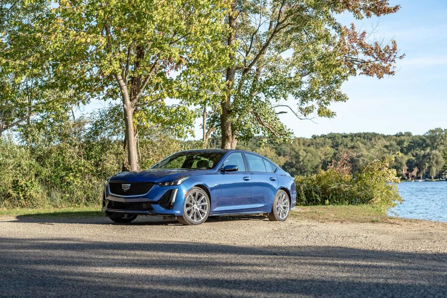  Cadillac CT5 350T 2019 года  (фото 1 из 40)